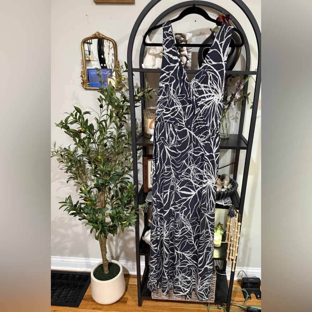plus size 1x Gilli Black and White Halter Maxi Dress with belt